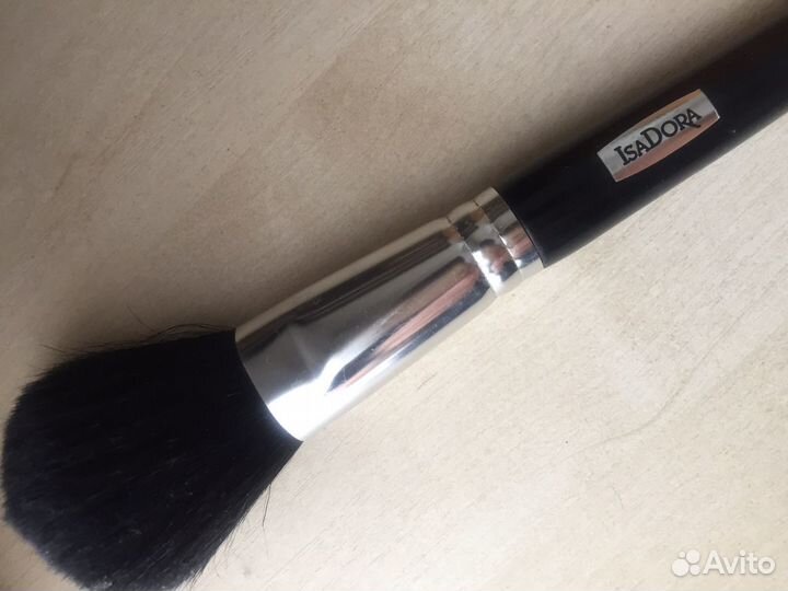 Кисть для макияжа