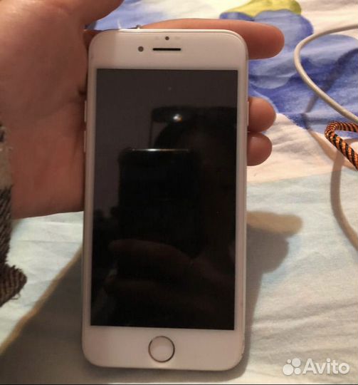 Телефон iPhone 7