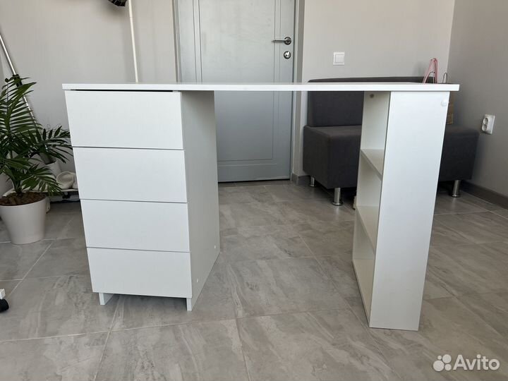 Стол письменный