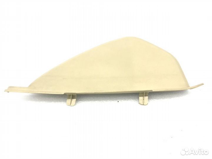 Накладка торпеды правая Ssangyong Rexton D27DTP