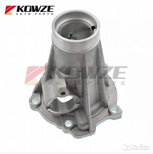 Хвостовик раздаточной коробки Pajero Delica L200