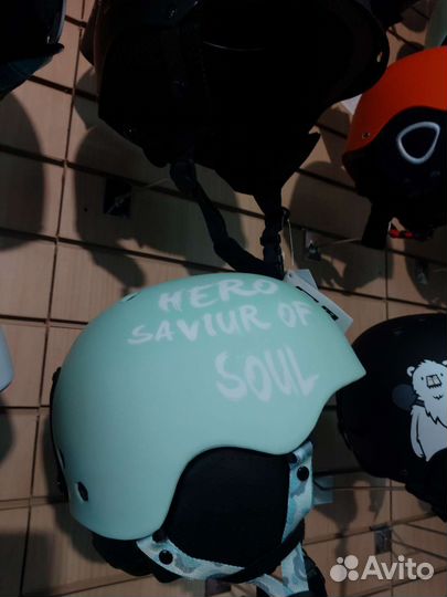 Шлем горнолыжный