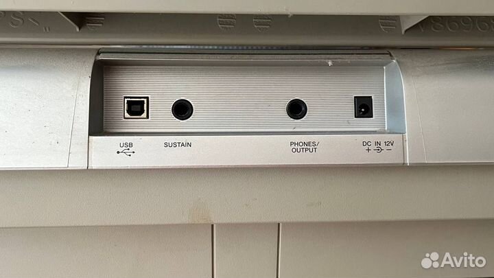 Продам синтезатор