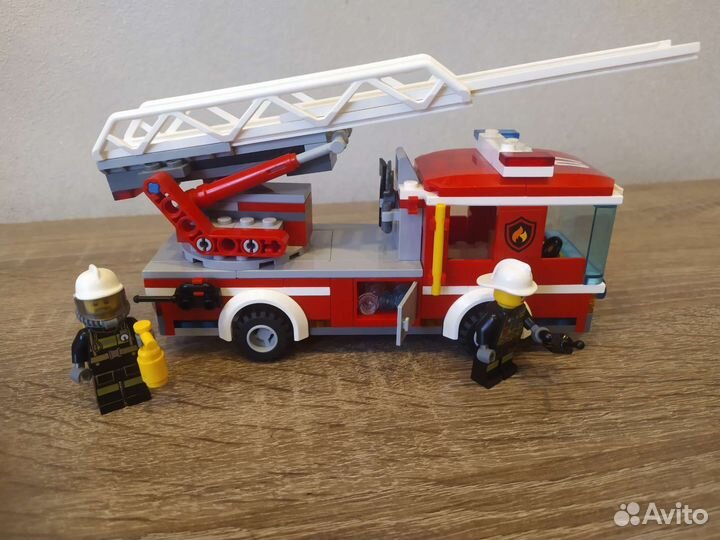 Lego пожарная машина