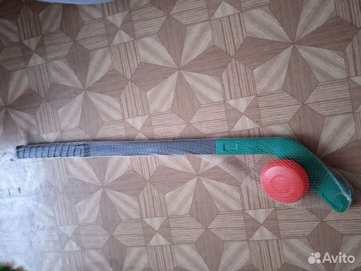 Клюшка с шайбой новая