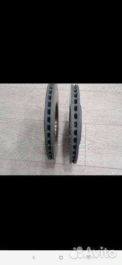 Передние тормозные колодки на Peugeot и Citroen