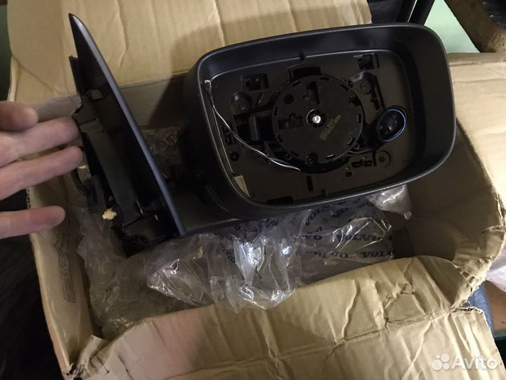 Зеркало Volvo XC60 2008-2013 правое 31371136 новое
