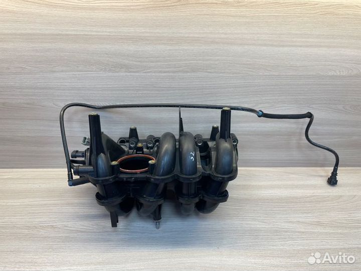 Впускной коллектор Renault Logan