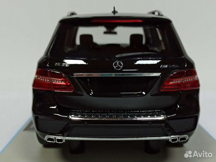 Mercedes ML 63 AMG Black W166 1:18 Limited