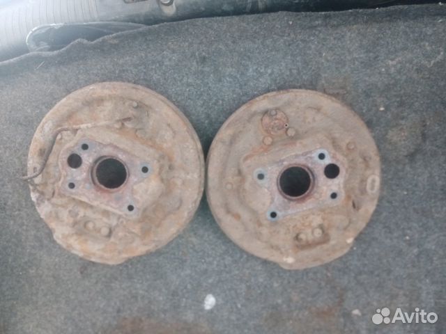 Задний тормозной опорный щит Renault Laguna 1