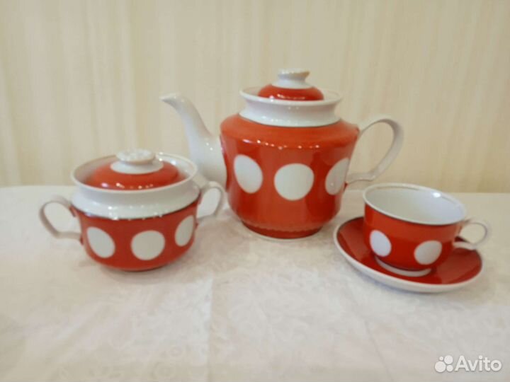 Чайный сервиз на 12 персон
