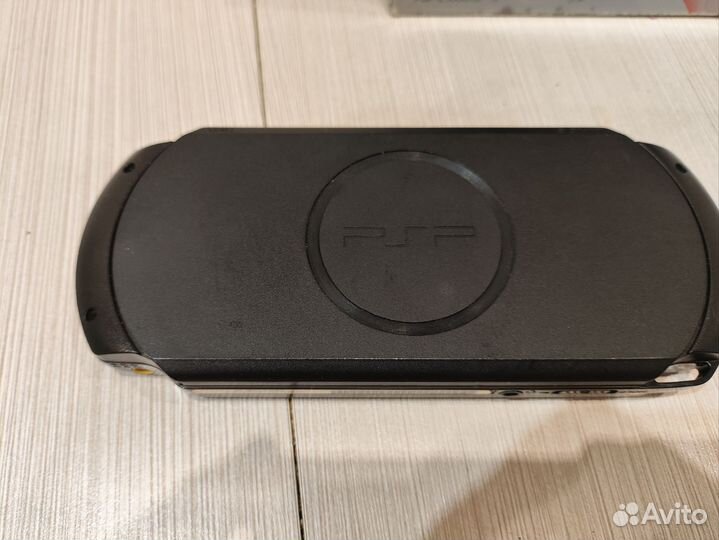 PSP e1008 Street прошитая 2 штуки