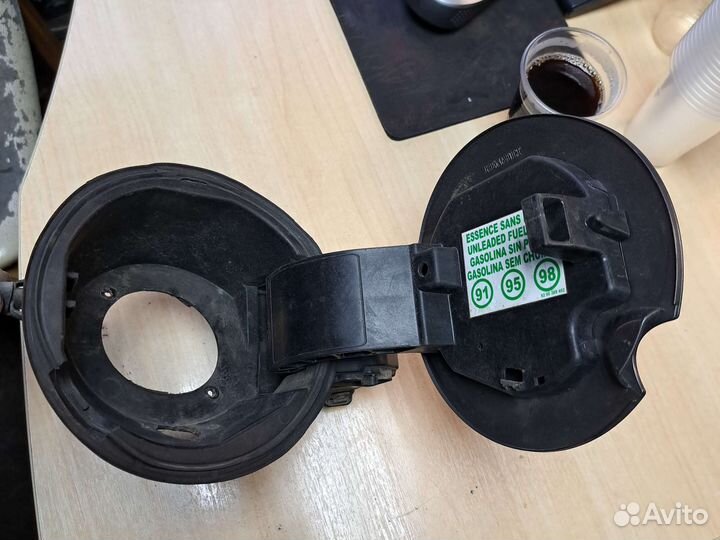 Лючек бензобака Renault fluence