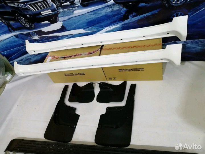 Пороги и брызговики Toyota Land Cruiser 200