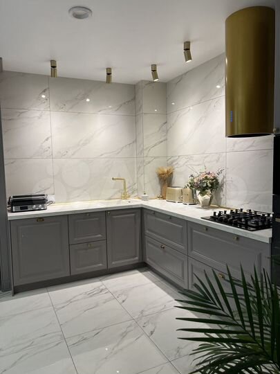 3-к. квартира, 90 м², 1/5 эт.