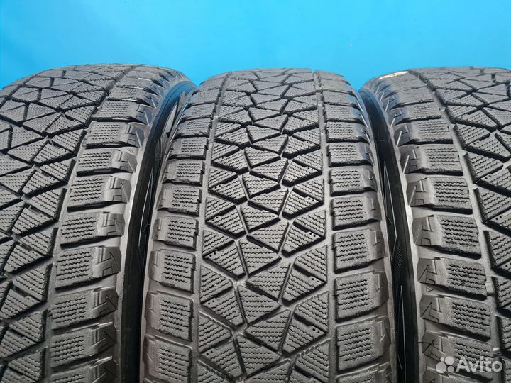 Bridgestone Blizzak DM-V2 235/55 R20 102Q