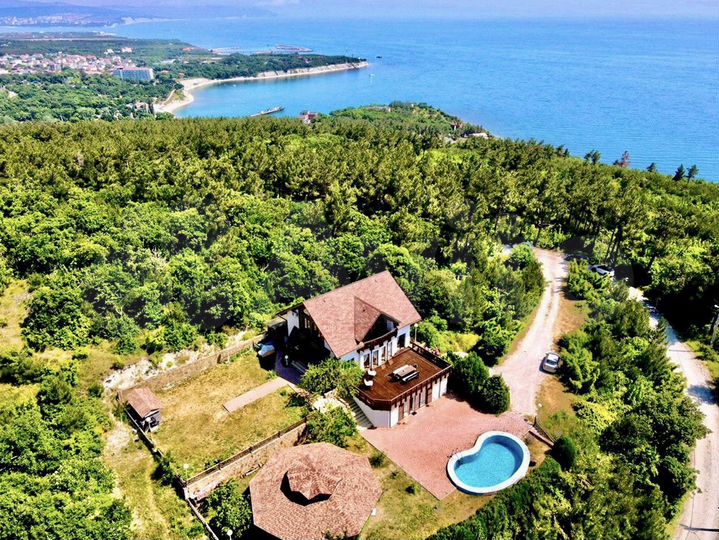 Дом 220 м² на участке 2,2 га