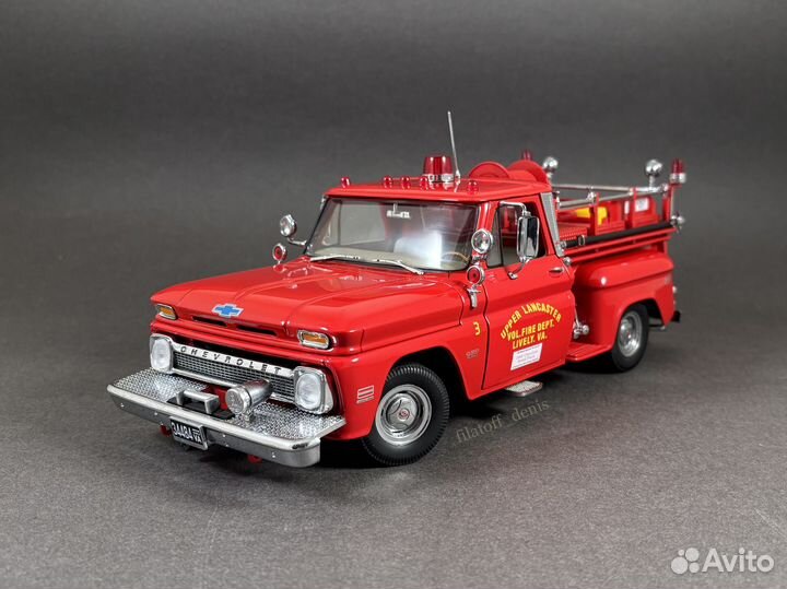 1/18 Chevrolet C-20 Fire Truck 1965 (SunStar)