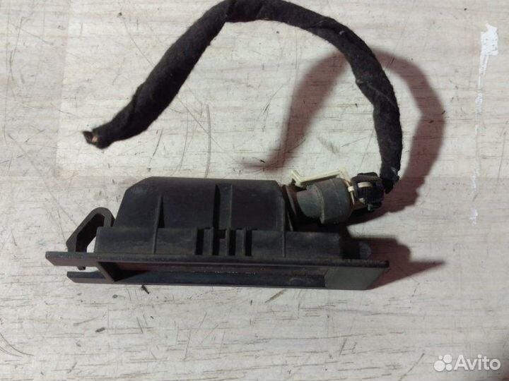 Освещение номерного знака заднее Opel Meriva A