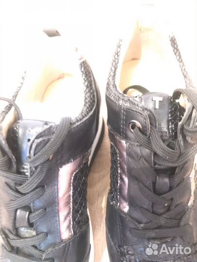 Кроссовки женские 36 размер