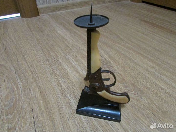 Продаю подсвечник