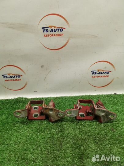 Петли дверей правые Dodge Caliber 2.0 ECN 2006