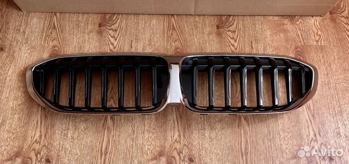 Решетка радиатора BMW g20 новая