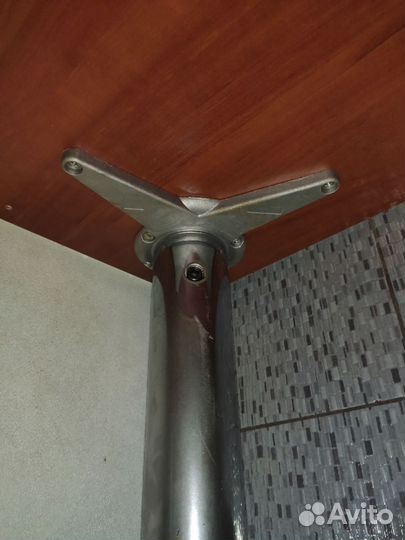 Рабочий-компьютерный стол