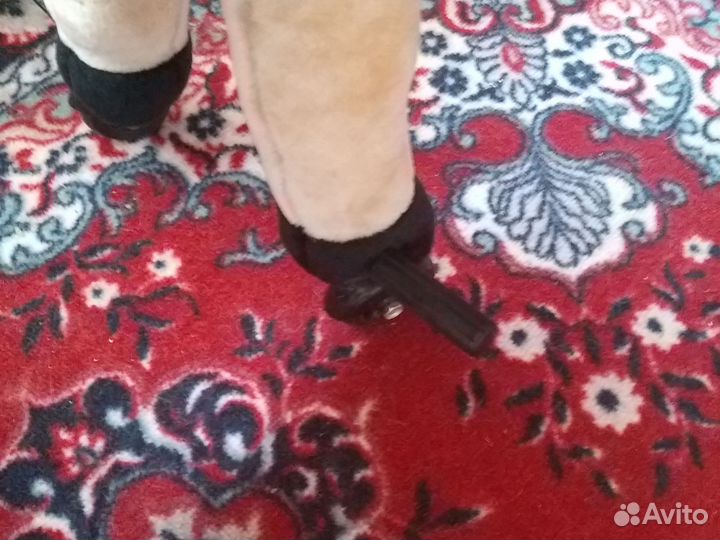 Лошадь каталка музыкальная