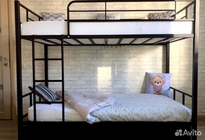 Двухъярусная кровать манеж с высокими бортиками