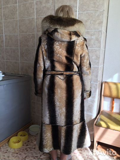 Шуба мутоновая с капюшоном