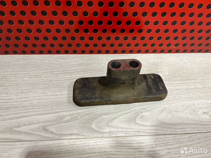 Кронштейн редуктора задний Lexus Nx 300H Z10 2021