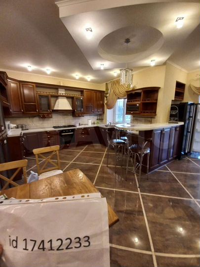 Дом 450 м² на участке 7 сот.