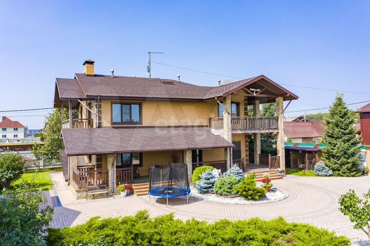 Коттедж 313,2 м² на участке 20 сот.