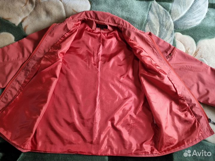 Ветровка женская