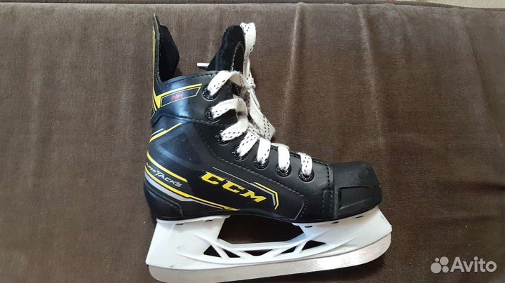 Проффесиональные детские коньки CCM хоккейные