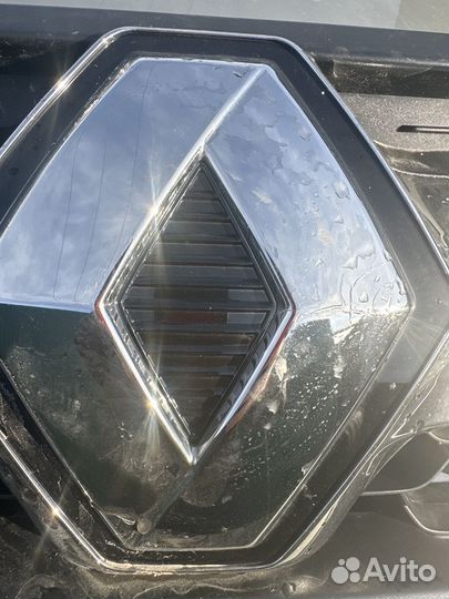 Renault duster решетка радиатора