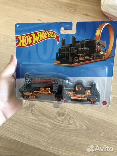 Hot wheels машина с прицепом