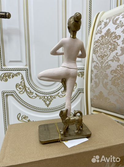 Статуэтка «Гимнастка с кошкой» новая в коробке