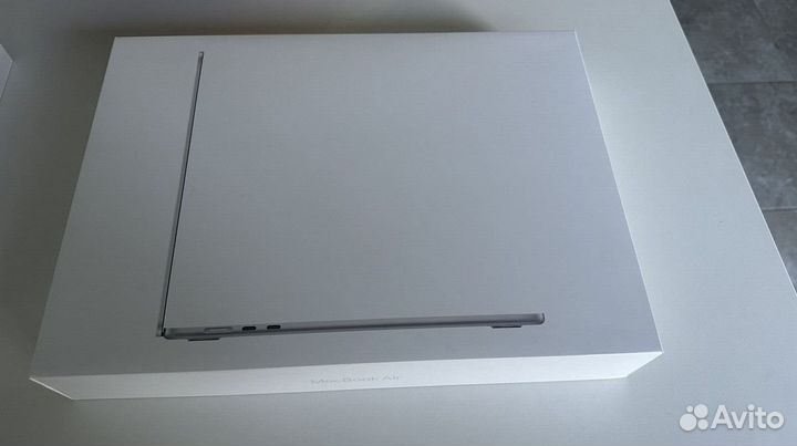 Macbook Air 15” 2023 M2 8C CPU, 10C GPU/24GB/1TB