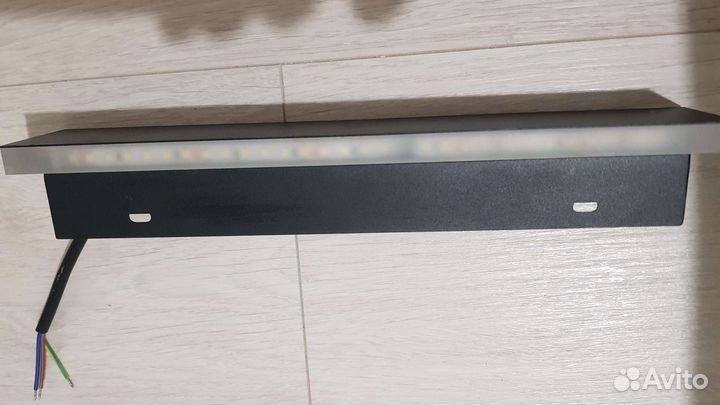 Настенный светильник бра встраеваемый светодиоды