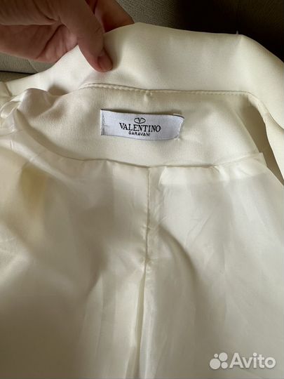 Белое платье-пиджак