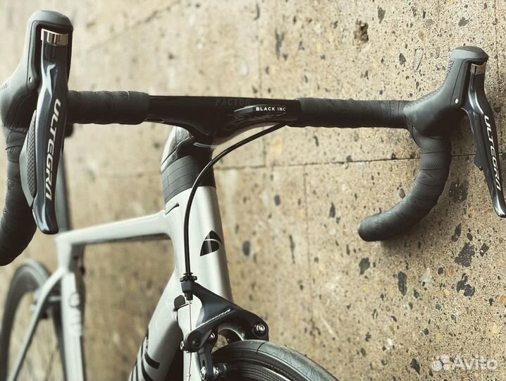 Шоссейный велосипед Factor ONE Rim Ultegra Di2