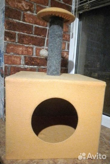 Домик для кошек с когтеточкой(новый)