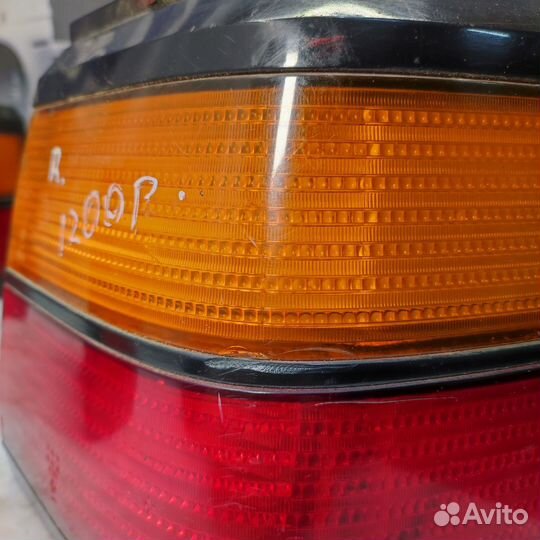 Правый фонарь VolksWagen Passat B3