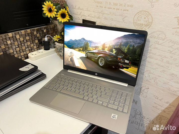 Практически новый современный красивый шустрый HP