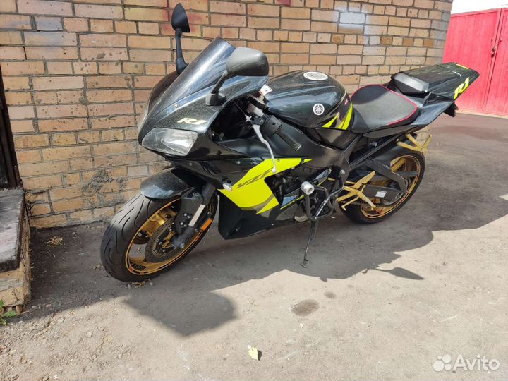 Yamaha YZF R1