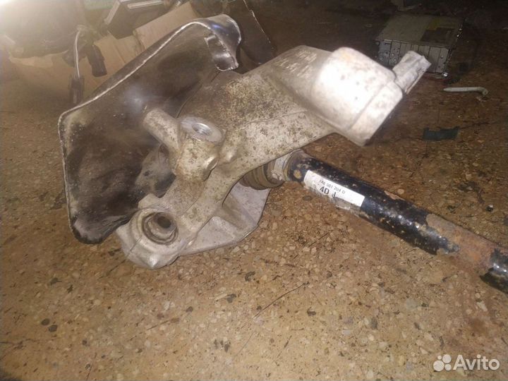 Кулак задний правый Tiguan Passat 4 motion