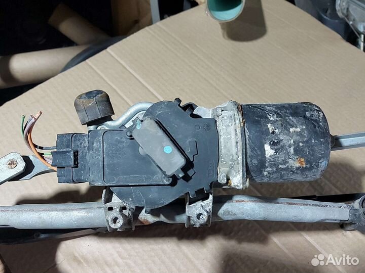 Моторчик стеклоочистителя Renault Clio 3