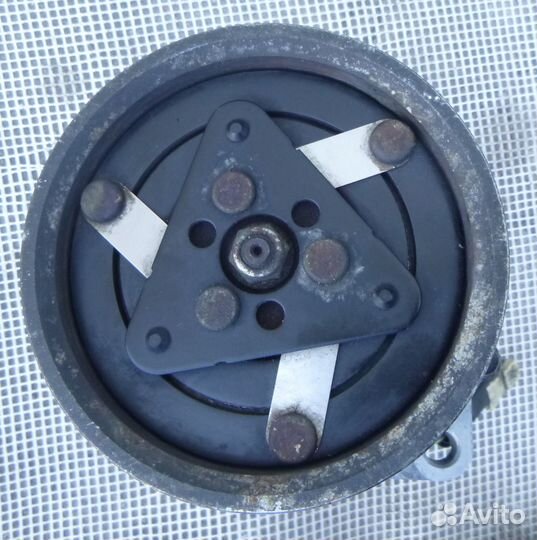 Компрессор кондиционера SD7V16